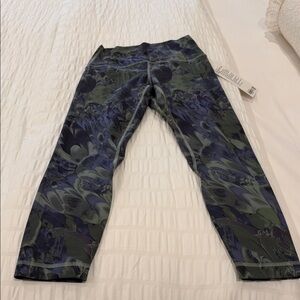 lululemon Green and Blue Leggings brand new with tag!!!Nouveau Marble
Align!